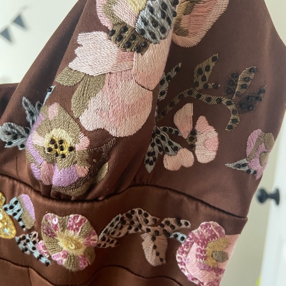 Nicole Miller 100% Silk GOWN - Picture 3 of 5